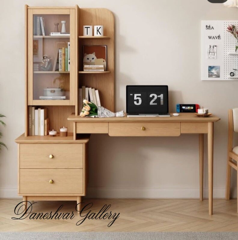 فضای پنهان میز مطالعه