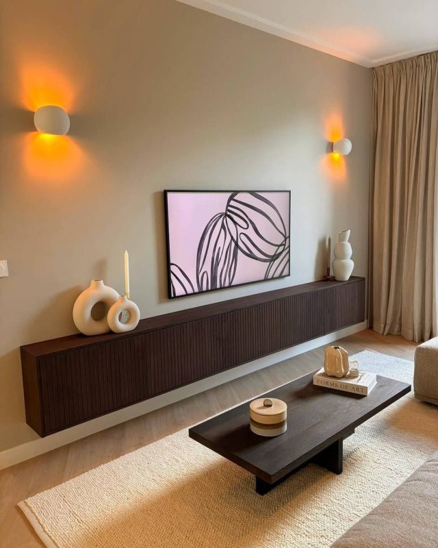 هماهنگی میز تلویزیون با دیوار پشت آن