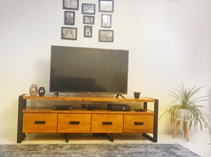 میز تلویزیون کد ۰۰۵