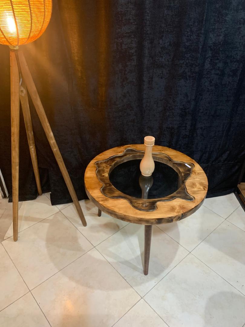 جلو مبلی شیشه و چوب