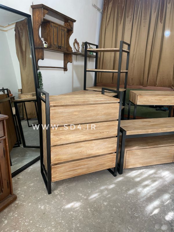 دراور ۴ کشولباس چوب و فلز